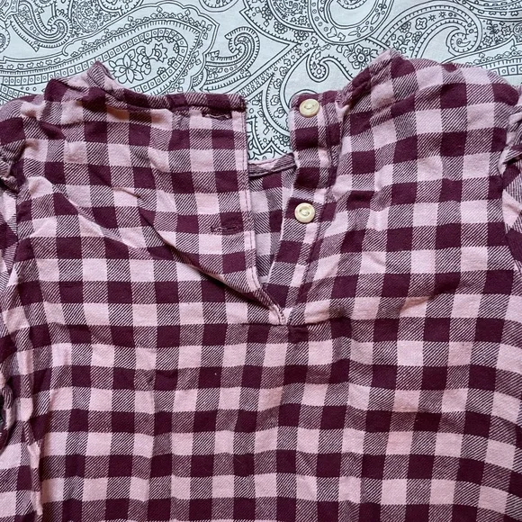 3/$12 H&M Ruffle Long Sleeve Top - Picture 4 of 4